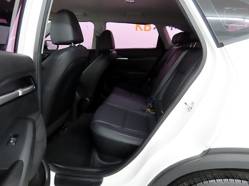 KIA Seltos - Vista 8