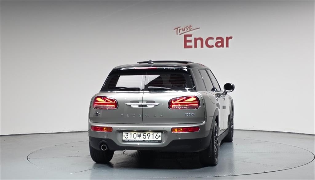 Mini Clubman - Vista 6