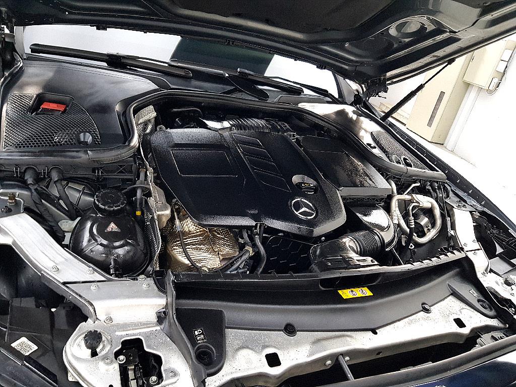 Mercedes Benz E class - Vista 8