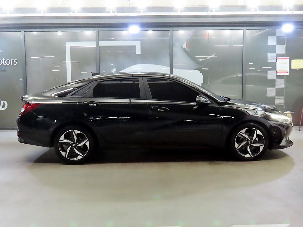 HYUNDAI Avante - Vista 3