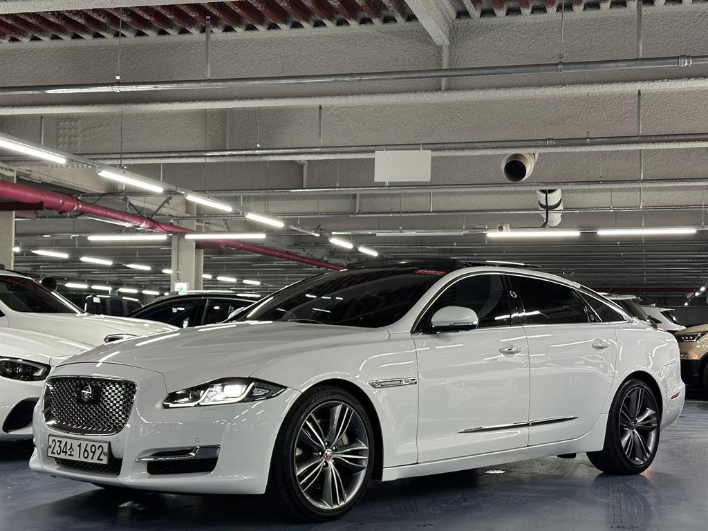 Jaguar XJ 2018 Blanco - Importación desde Corea - HF Imports Iquique - Foto 1