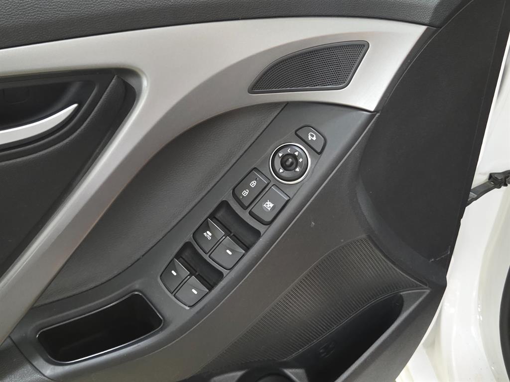 HYUNDAI Avante 2013 Blanco - Importación desde Corea - HF Imports Iquique - Foto 17