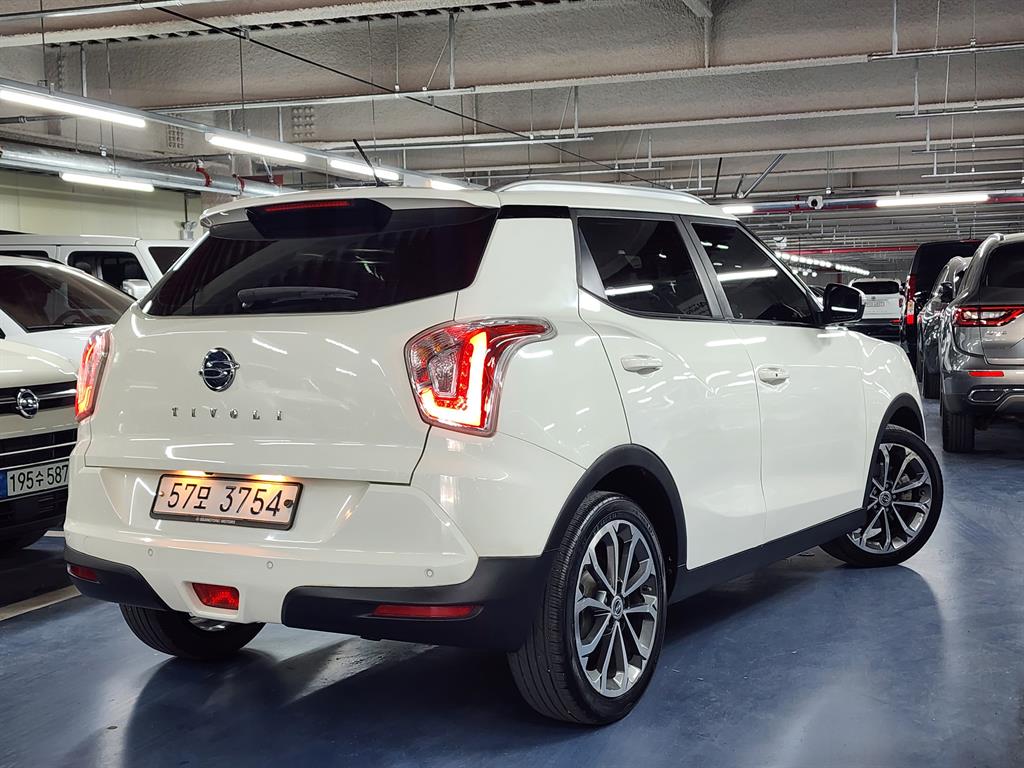 Ssangyong Tivoli - Vista 2