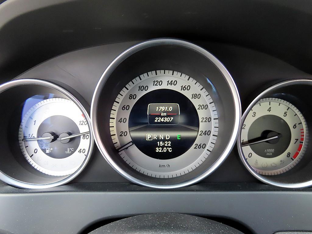 Mercedes Benz C Class - Vista 11