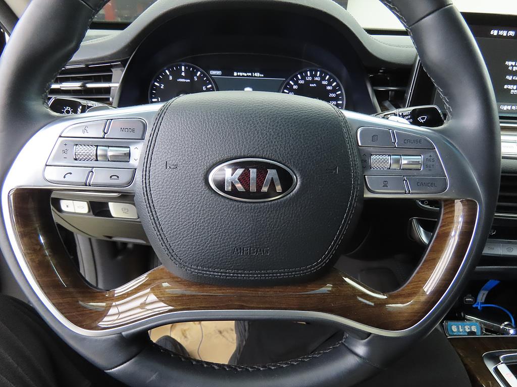 KIA K9 - Vista 9