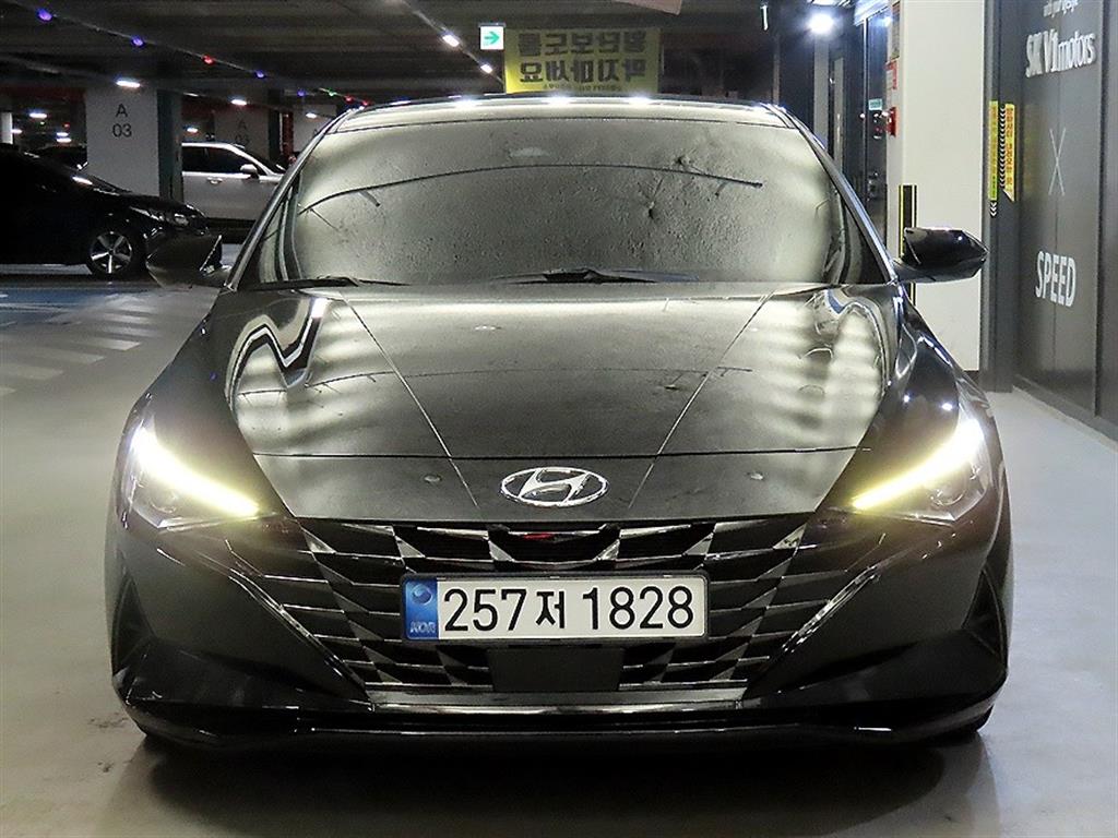 HYUNDAI Avante - Vista 2