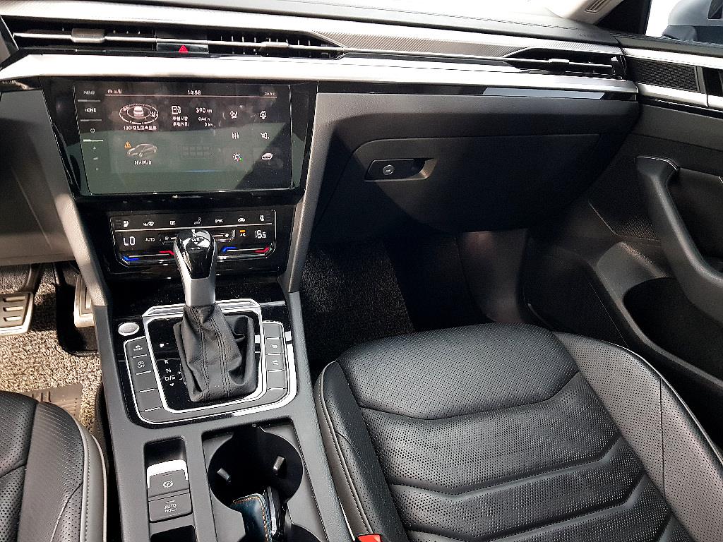 Volkswagen Arteon - Vista 12