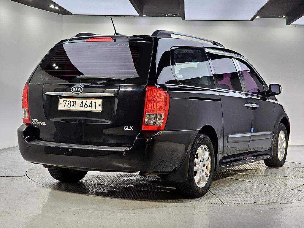 KIA Carnival - Vista 6