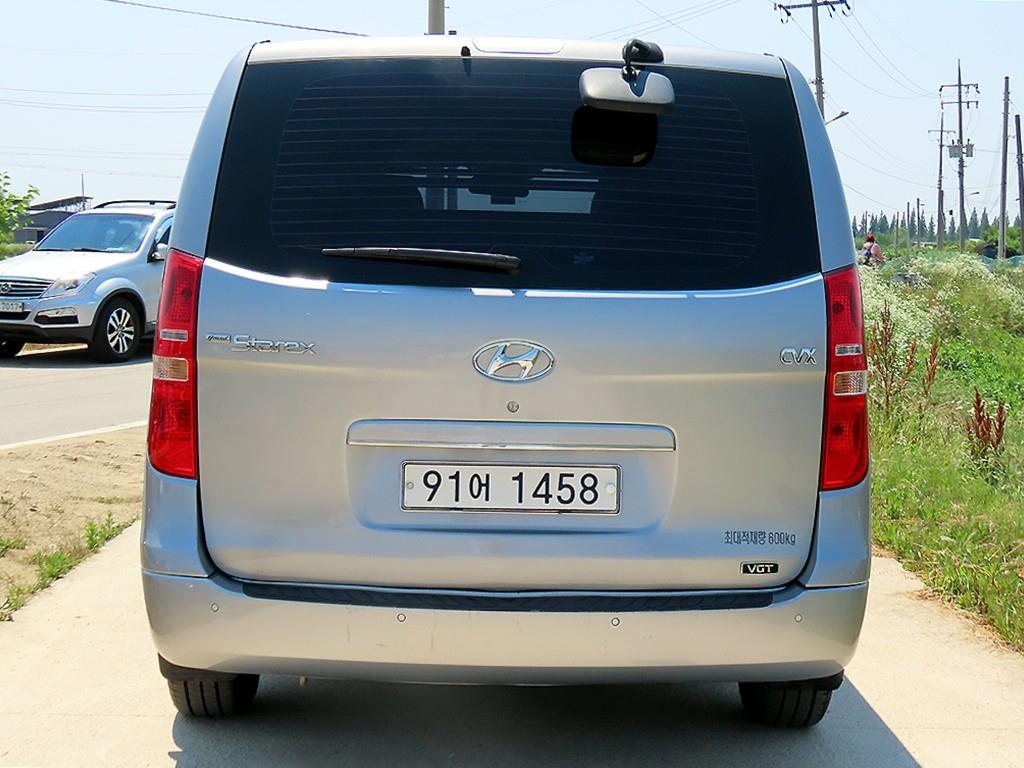 HYUNDAI Starex - Vista 6