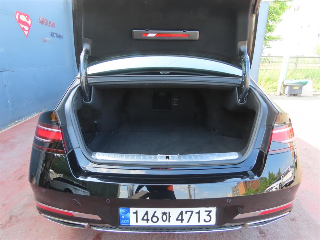 Genesis G90 - Vista 7