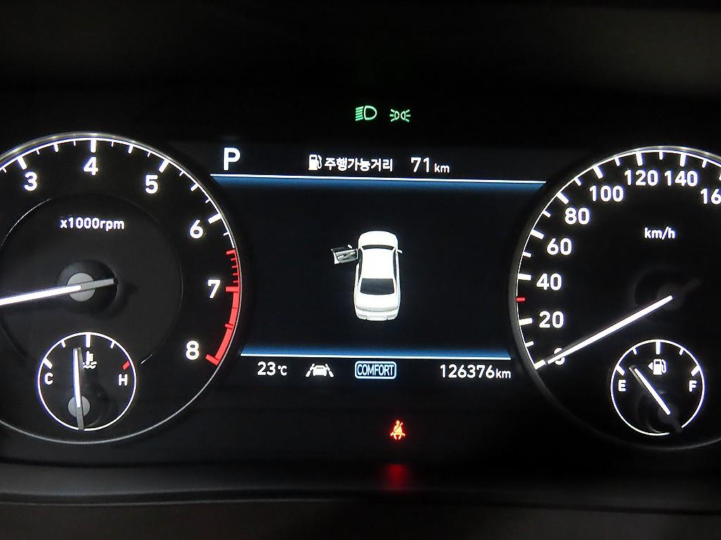 Genesis G90 - Vista 11