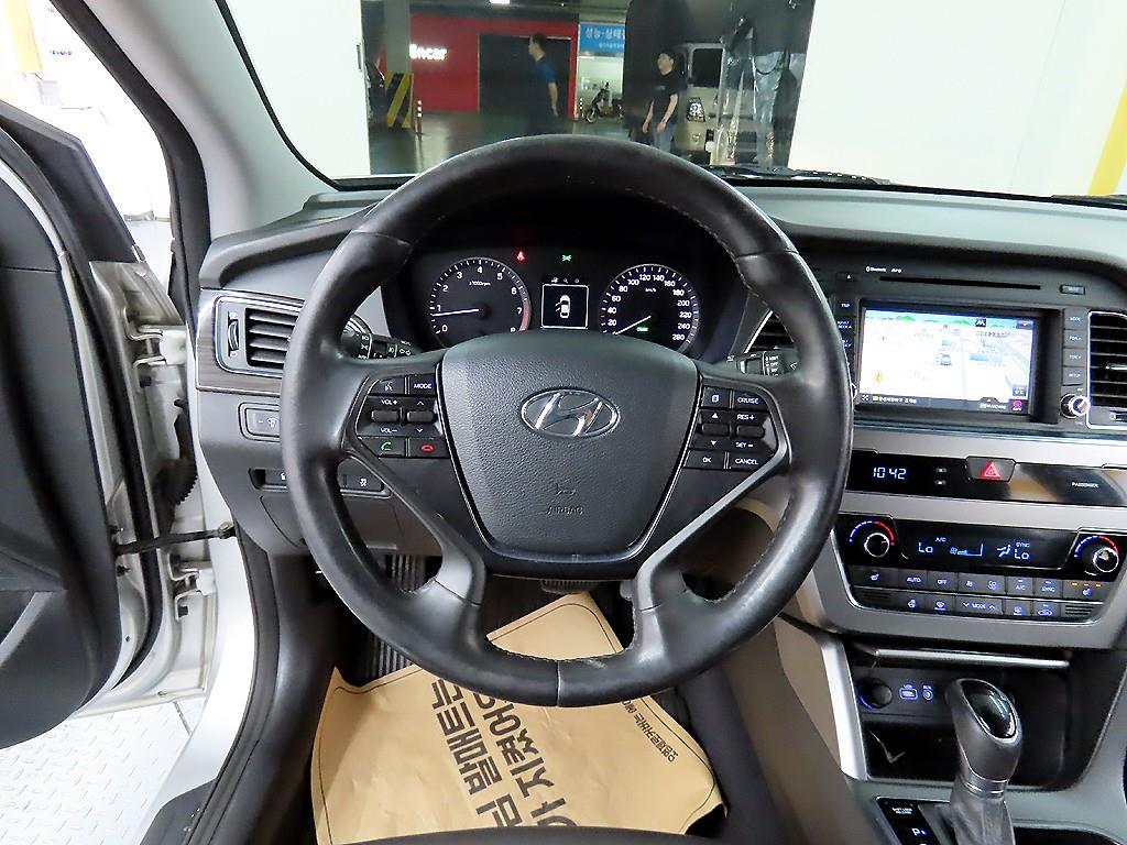 HYUNDAI Sonata - Vista 11