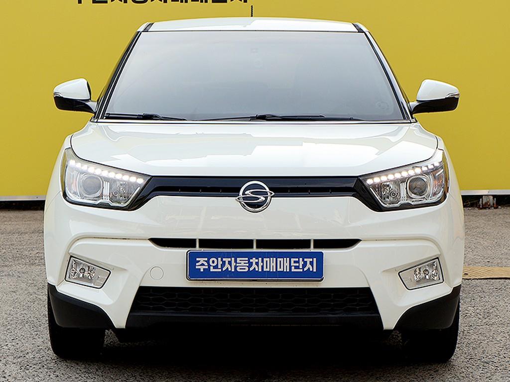Ssangyong Tivoli 2015 Blanco - Importación desde Corea - HF Imports Iquique - Foto 1