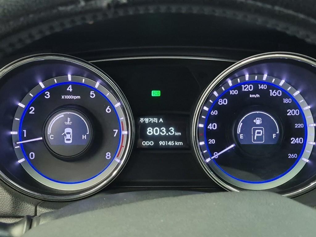 HYUNDAI Sonata - Vista 8