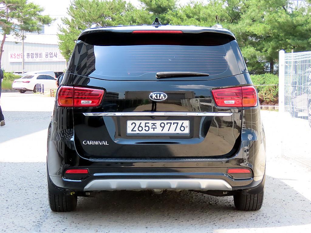 KIA Carnival - Vista 6