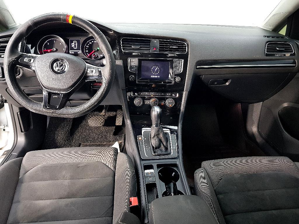 Volkswagen Golf - Vista 7