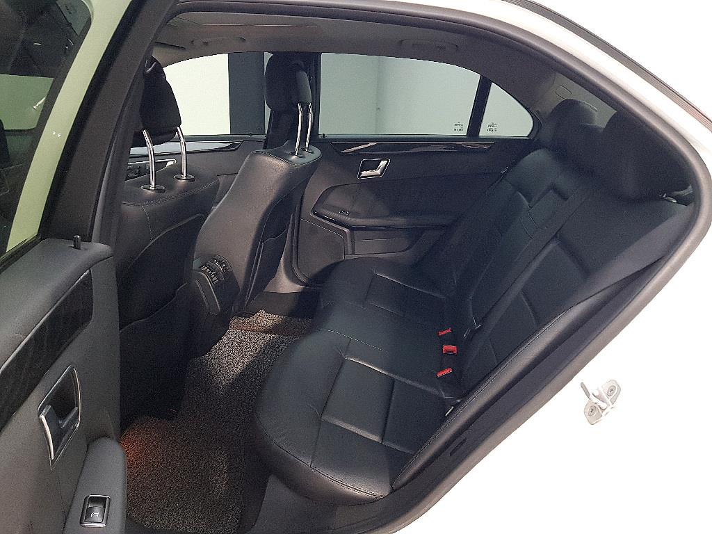 Mercedes Benz E class - Vista 11