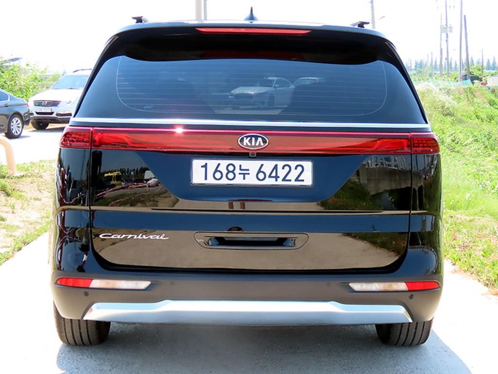KIA Carnival - Vista 6