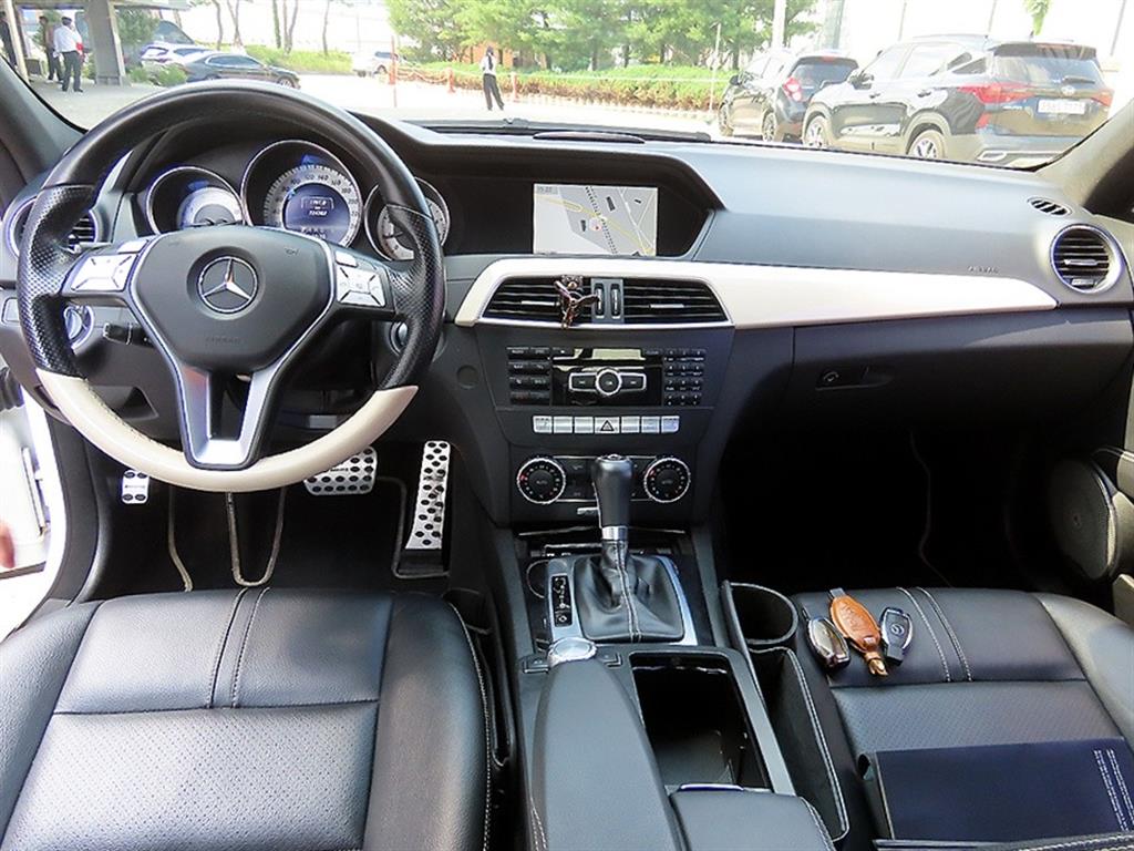 Mercedes Benz C Class - Vista 9