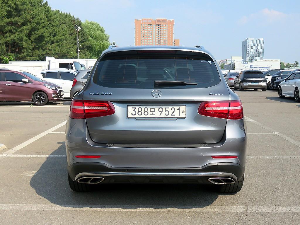 Mercedes Benz GLC Class - Vista 3