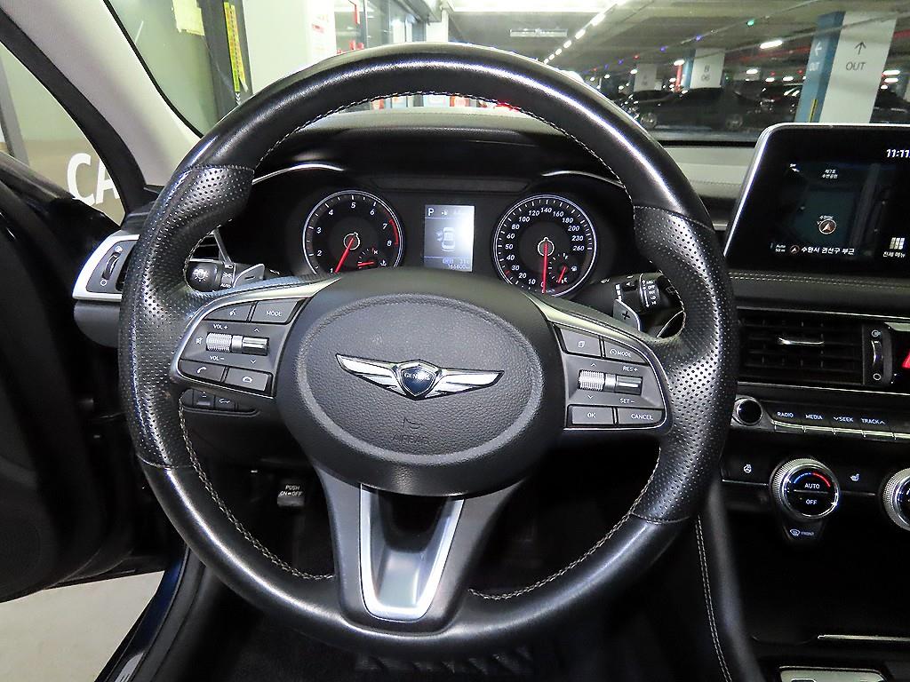 Genesis G70 - Vista 10