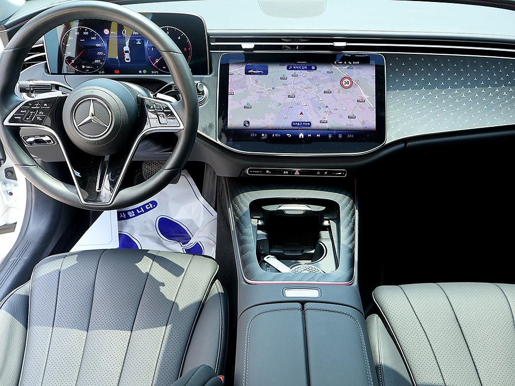 Mercedes Benz E class - Vista 7