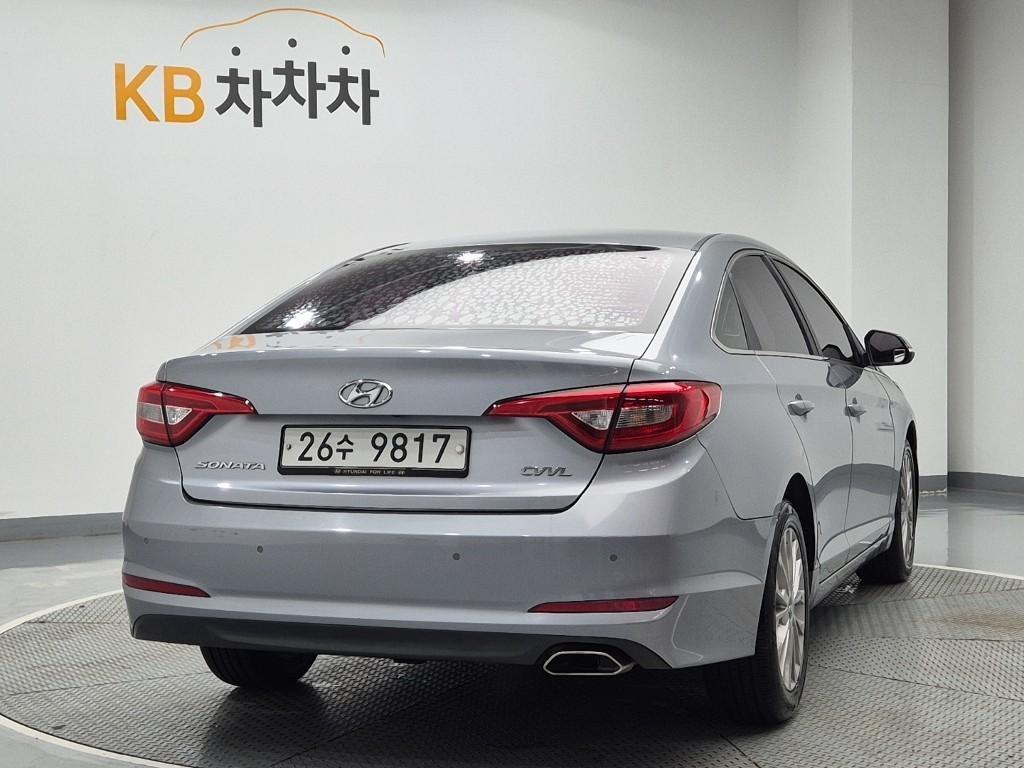 HYUNDAI Sonata - Vista 3