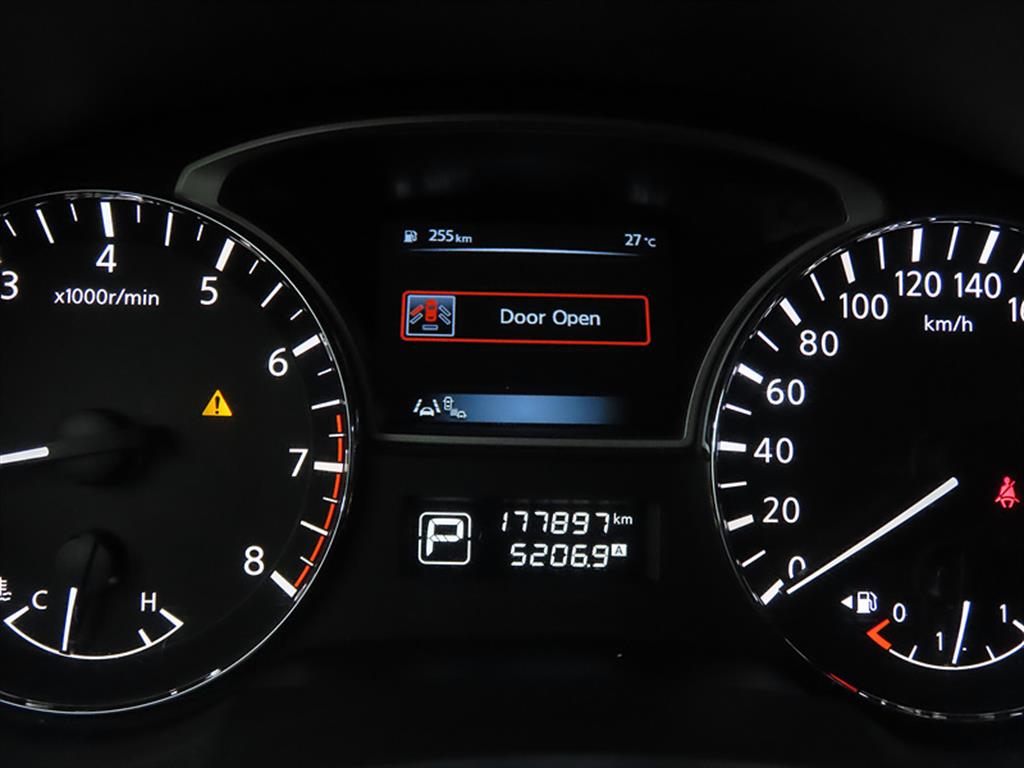 Nissan Altima - Vista 11