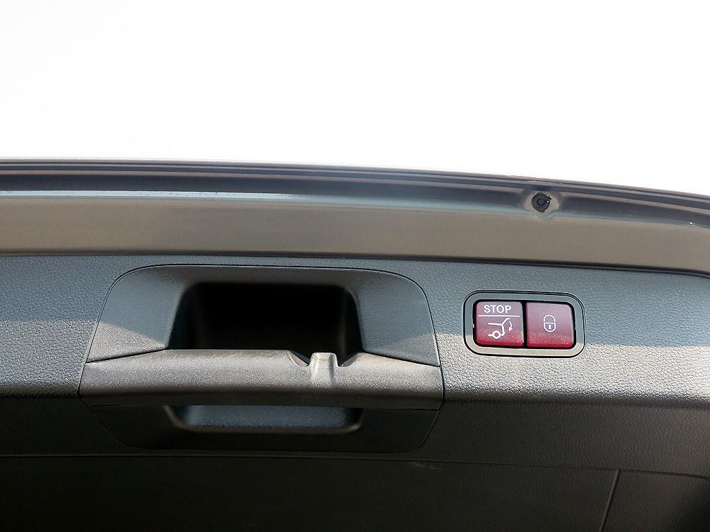 Mercedes Benz GLC Class - Vista 8