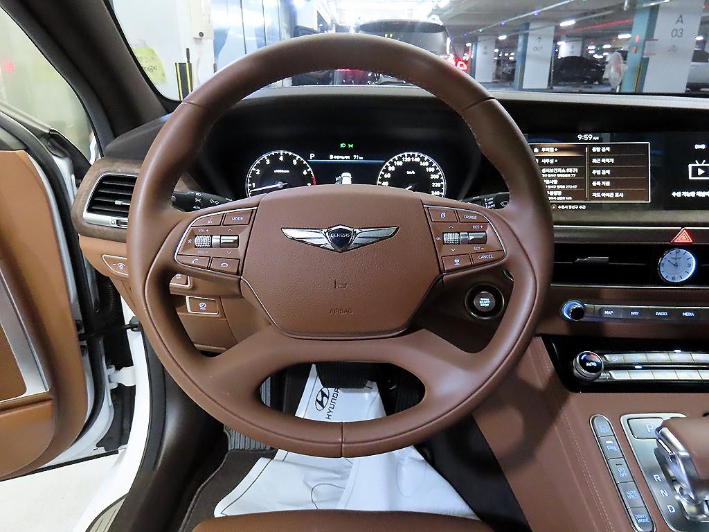 Genesis G90 - Vista 10