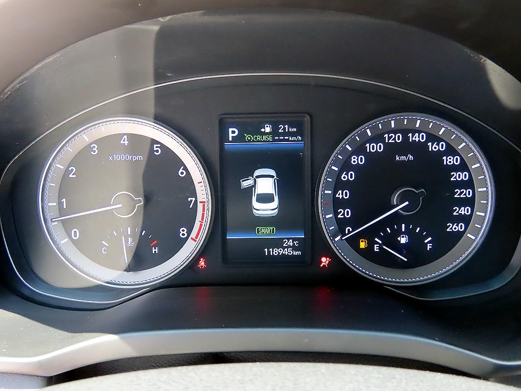 HYUNDAI Grandeur - Vista 11