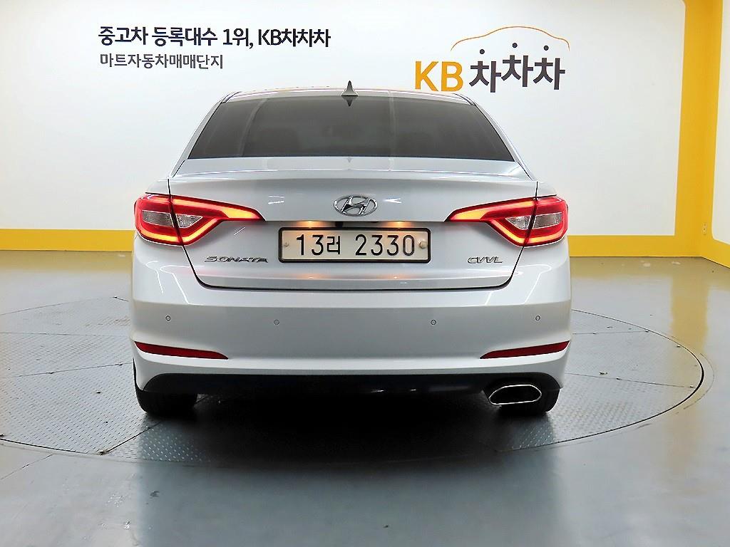 HYUNDAI Sonata - Vista 3