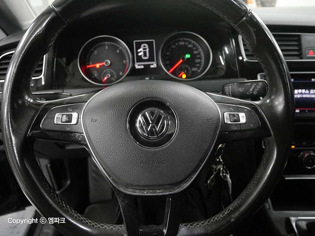 Volkswagen Golf - Vista 10