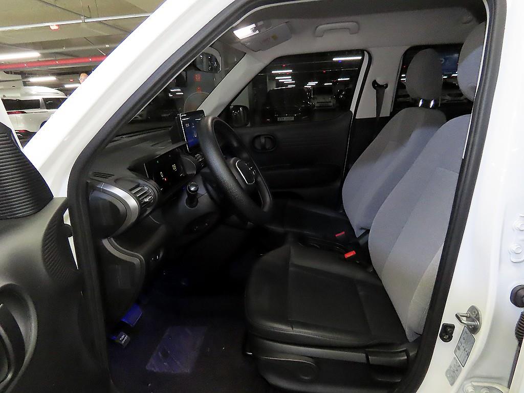 HYUNDAI Casper - Vista 8
