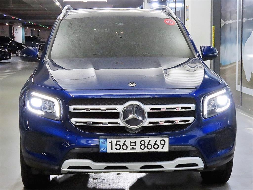 Mercedes Benz GLB Class - Vista 2