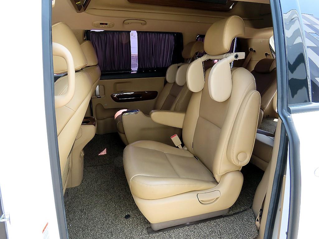 KIA Carnival - Vista 8