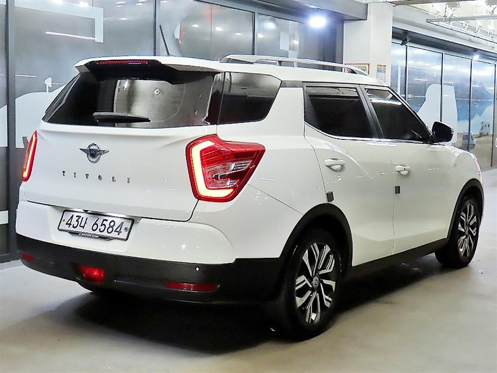 Ssangyong Tivoli - Vista 6