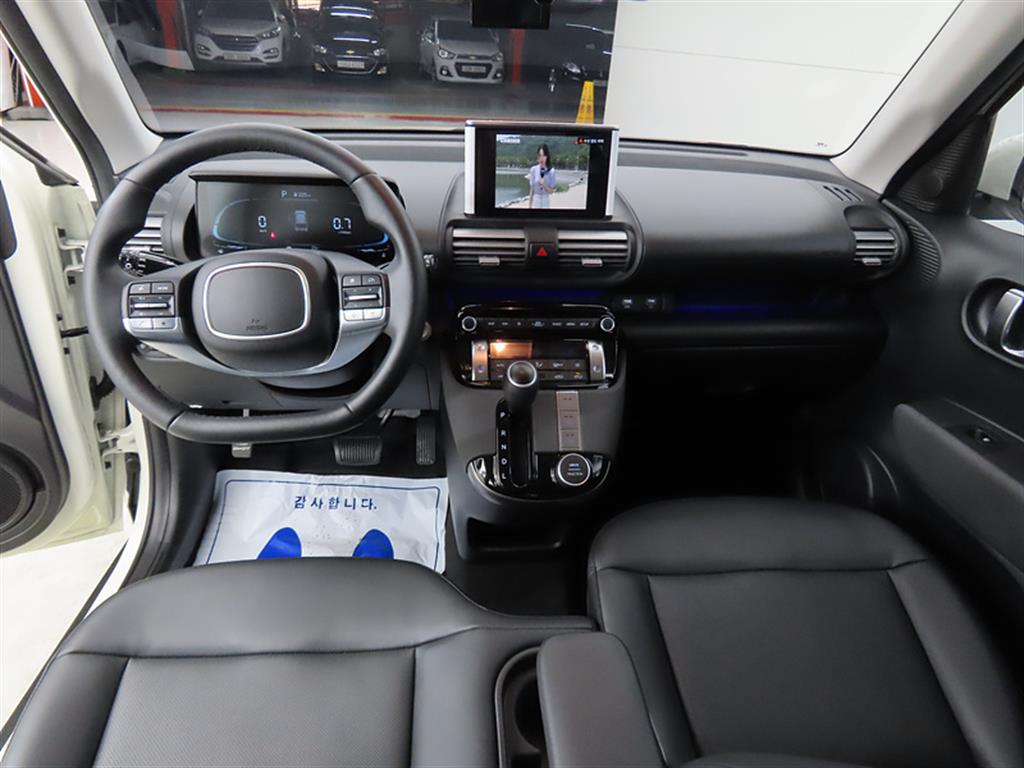 HYUNDAI Casper - Vista 9