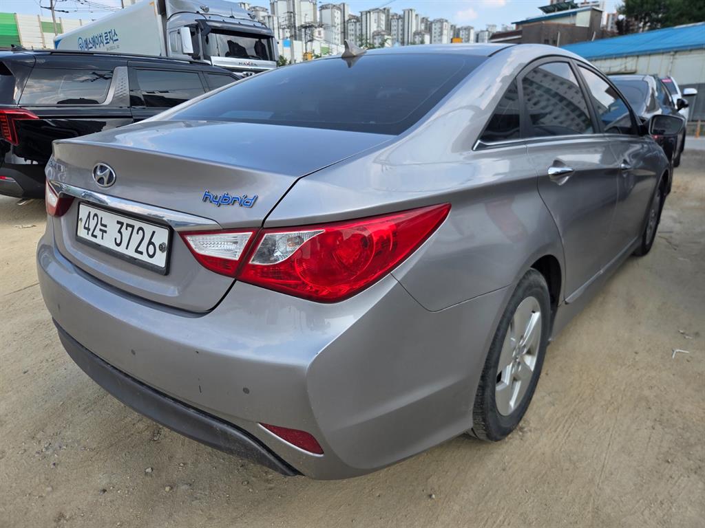 HYUNDAI Sonata - Vista 6