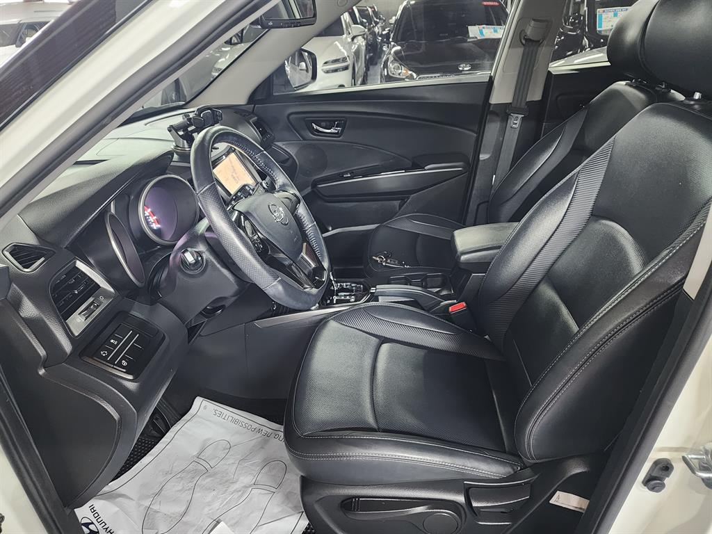 Ssangyong Tivoli - Vista 9