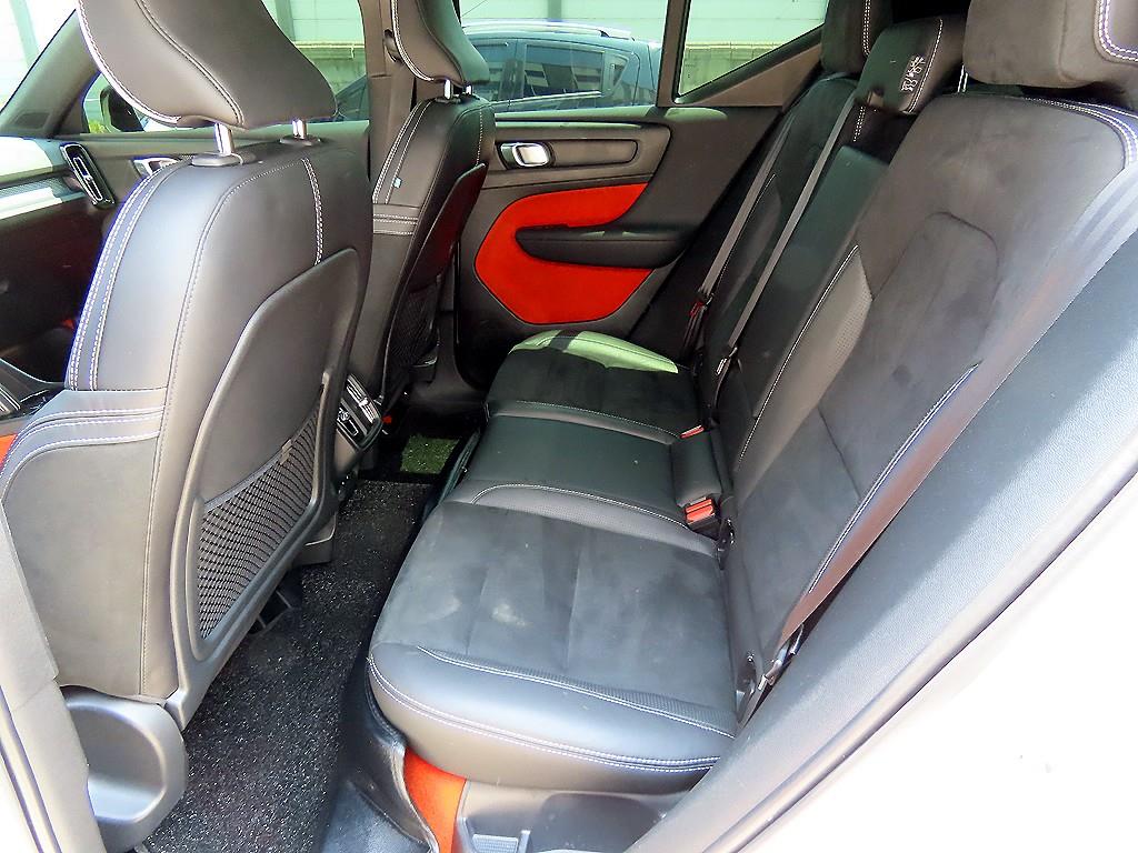 Volvo XC40 - Vista 8