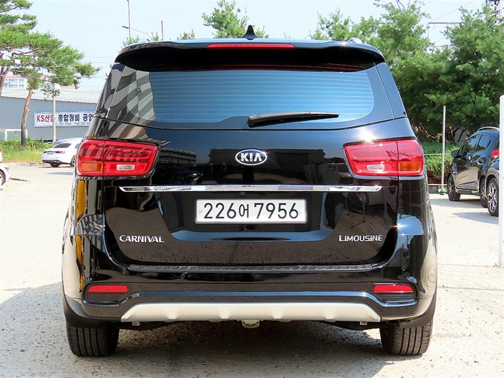KIA Carnival - Vista 6