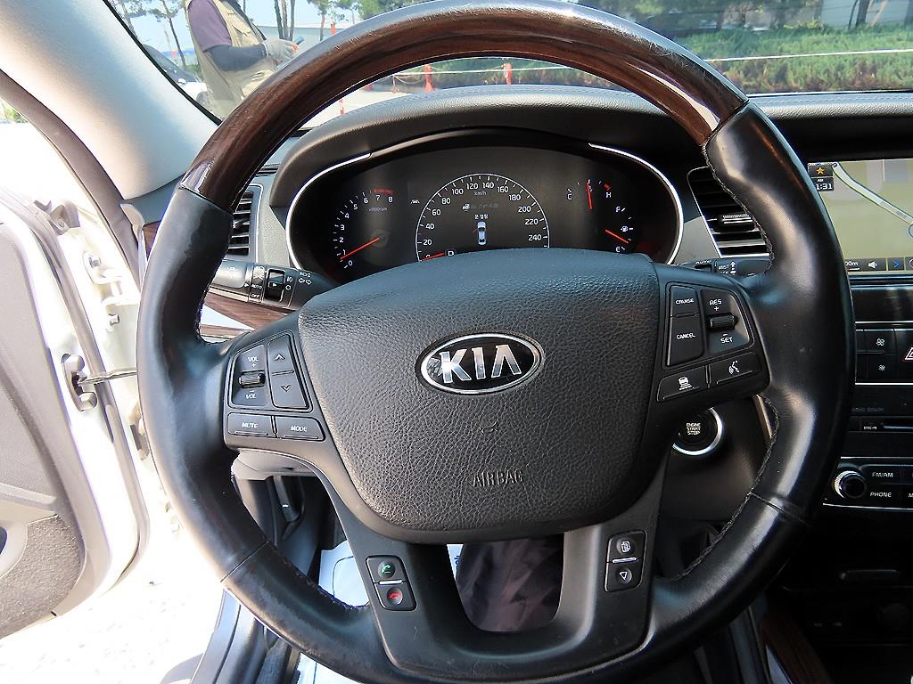 KIA K7 - Vista 10