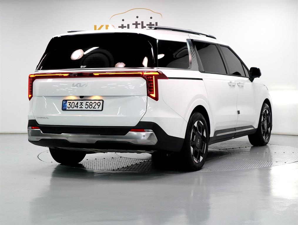 KIA Carnival - Vista 3