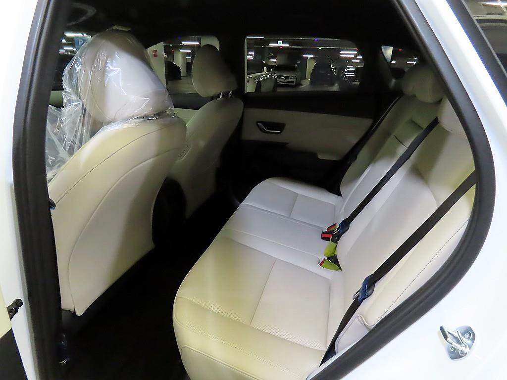 HYUNDAI Kona - Vista 9