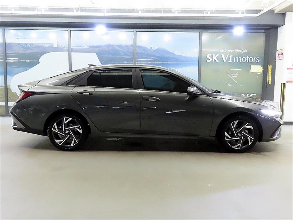 HYUNDAI Avante - Vista 3