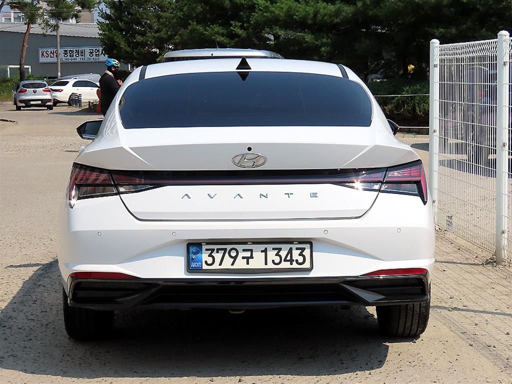 HYUNDAI Avante - Vista 6