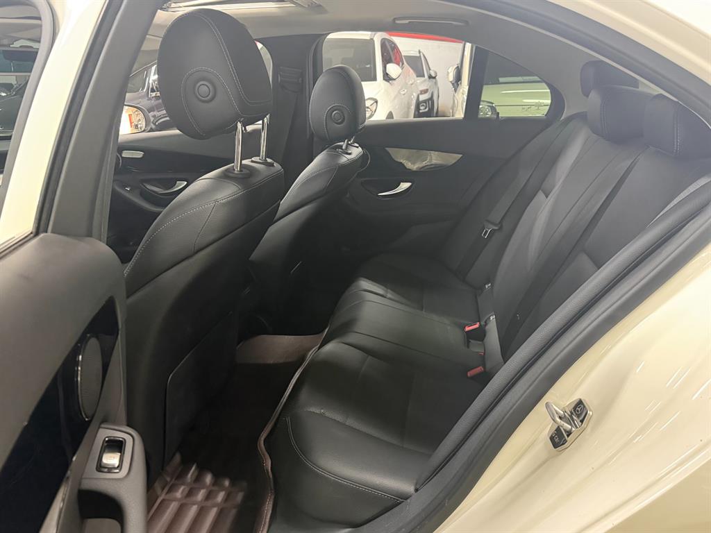 Mercedes Benz C Class - Vista 9