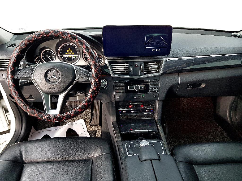 Mercedes Benz E class - Vista 7