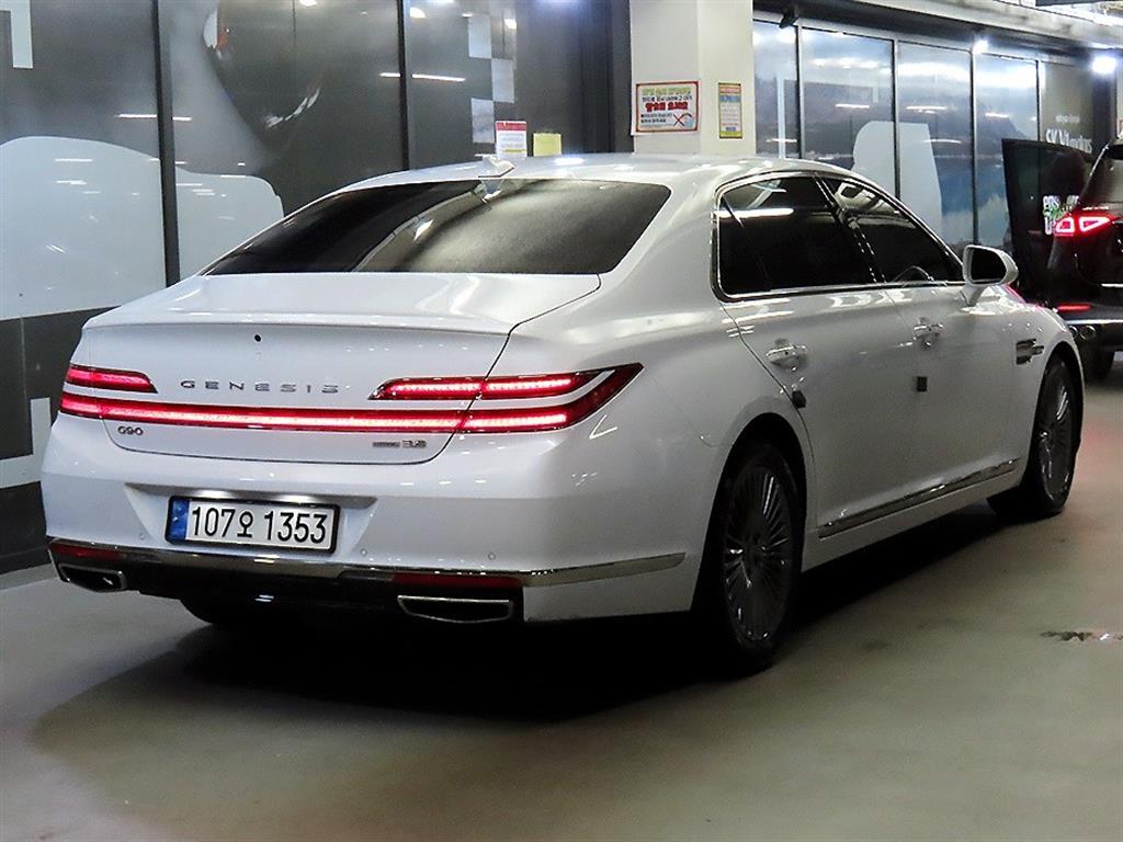 Genesis G90 - Vista 6